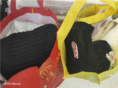 审计局给瑞曼送来衣服鞋子