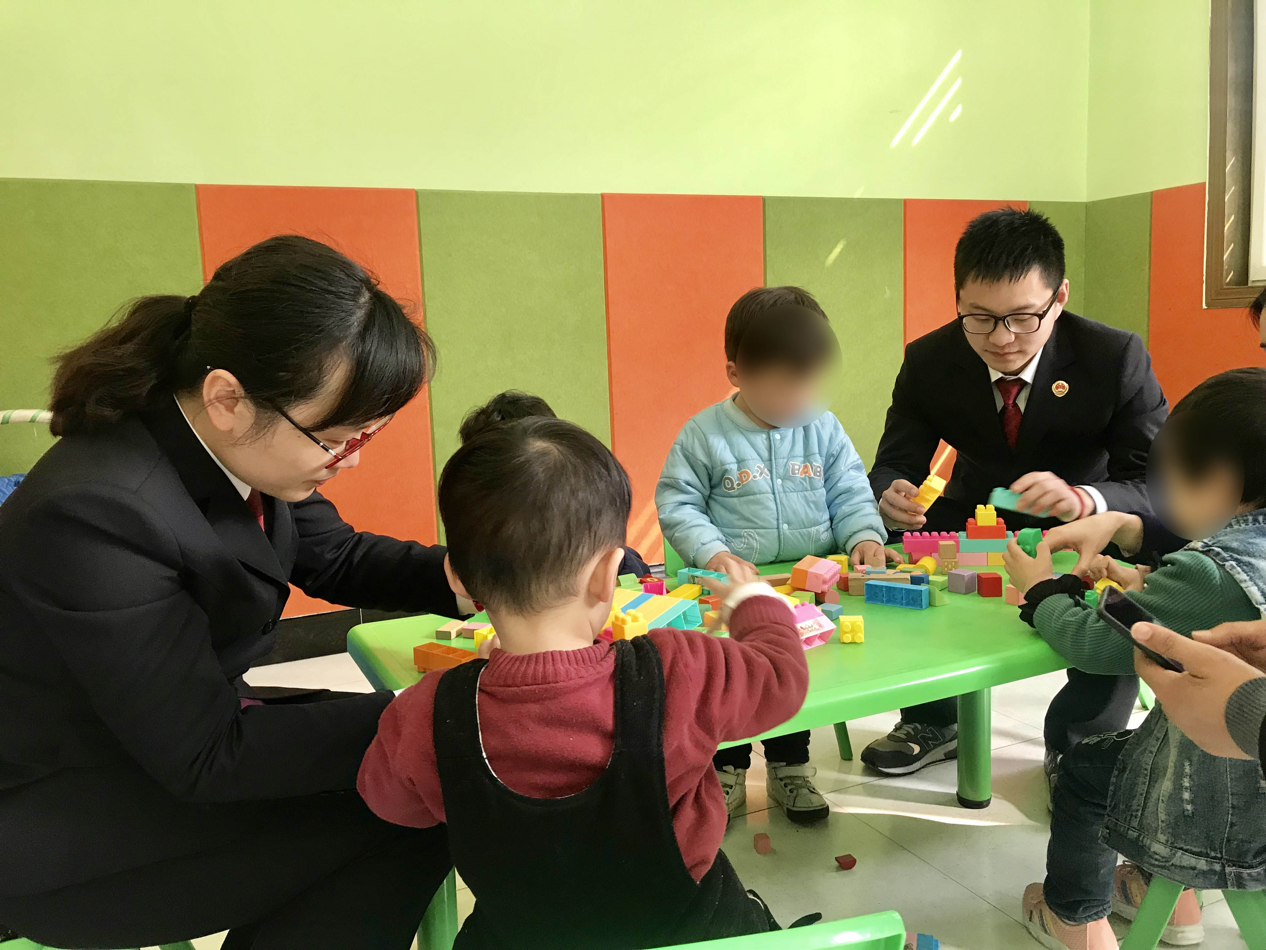 惠济区检察院爱小组前来瑞曼探望孩子